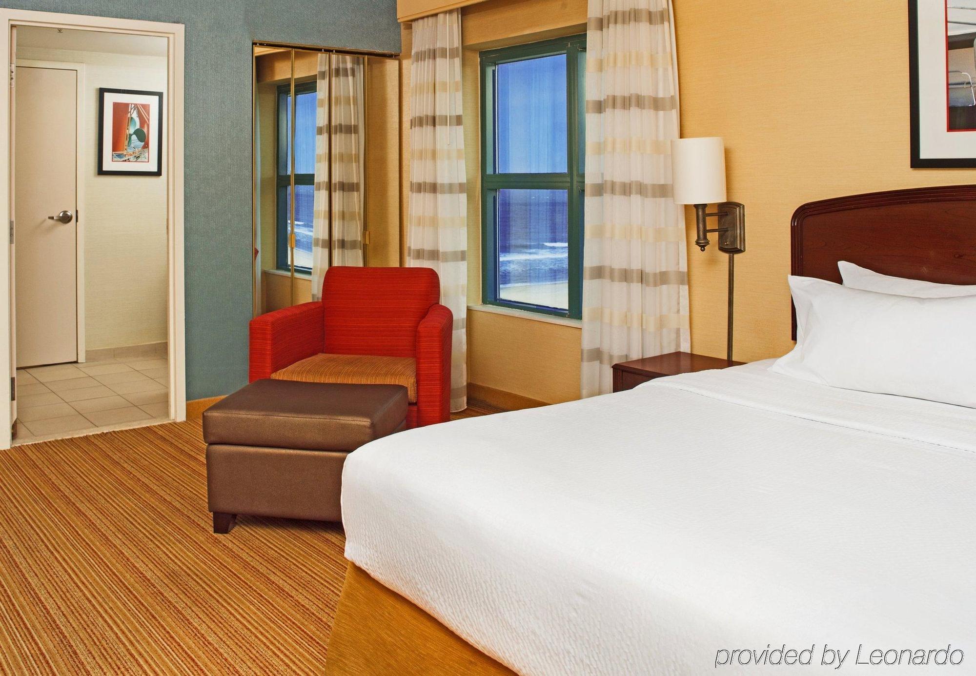 Courtyard Virginia Beach Oceanfront/South Экстерьер фото